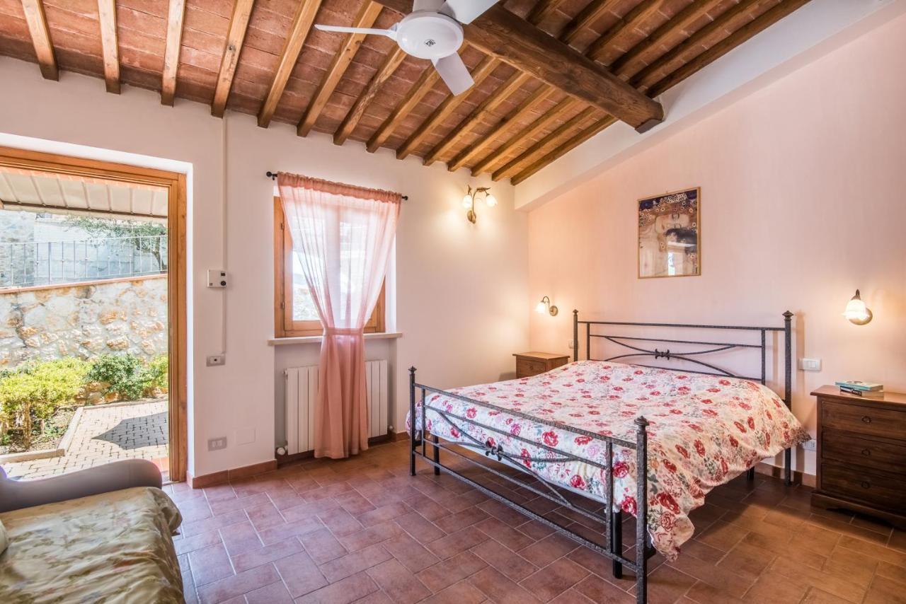 Agriturismo Amina, Winery & Hiking Vagliagli ภายนอก รูปภาพ