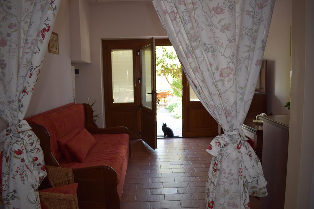 Agriturismo Amina, Winery & Hiking Vagliagli ภายนอก รูปภาพ